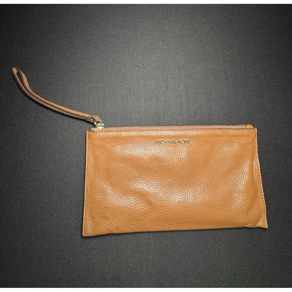 MICHAEL KORS JET SET  Zip Clutch Wristlet Light Brown Tan PEBBLED LEATHER 10"